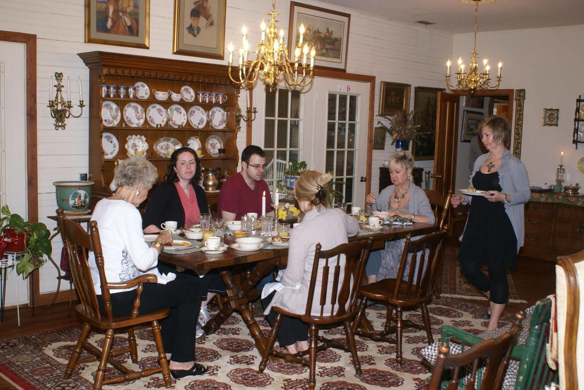 Ebenezer House Bed & Breakfast Burtonsville Экстерьер фото